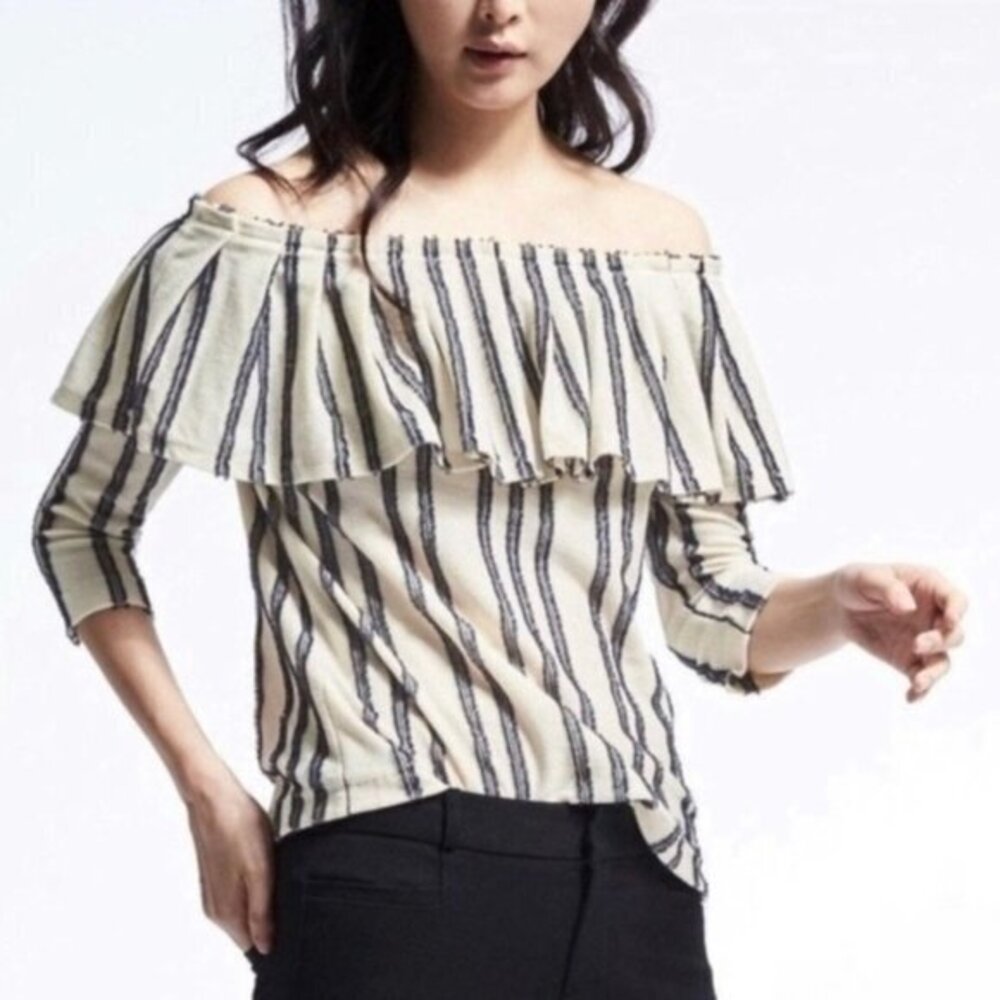 Banana Republic Off the shoulder Top